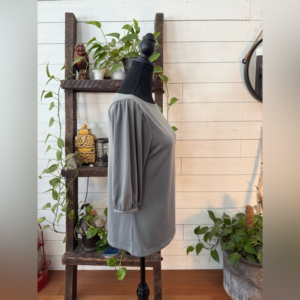 H&M Gray Women's Blouse - Picture 6 of 17